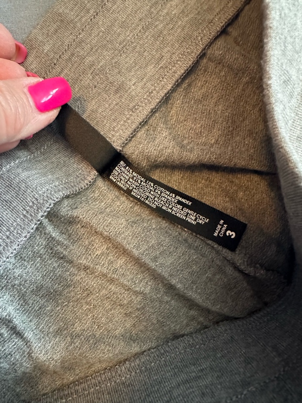 EUC Torrid Gray Pajama Bottoms w/Pink & Red Hearts Sz 3 wide leg - Picture 7 of 10